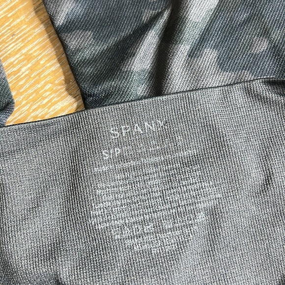 SPANX Look at Me Now Seamless Cropped Leggings S - Picture 8 of 11